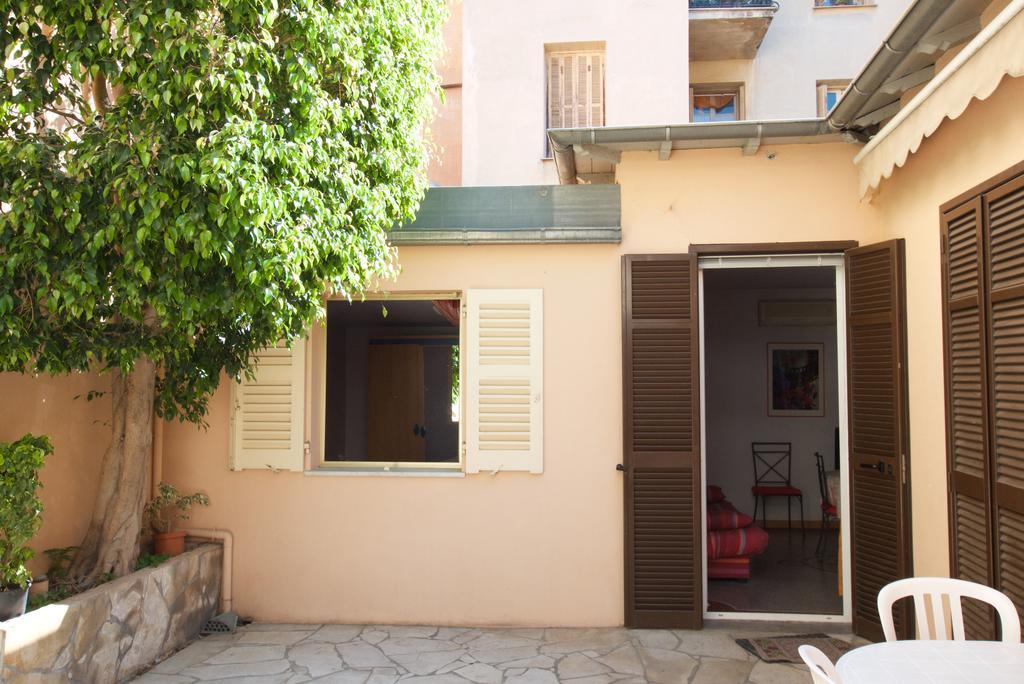 Pavillon Lilly Vila Menton Exterior foto